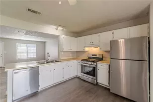 402 Bainbridge Dr, McDonough, GA 30253 - Photo 9