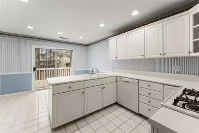 9260 Bayhill Drive, Gainesville, GA 30506 - Photo 19