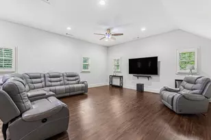 330 N Peachtree Pkwy, Peachtree City, GA 30269 - Photo 31