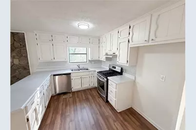 300 Martingale Drive, Peachtree City, GA 30269 - Photo 5