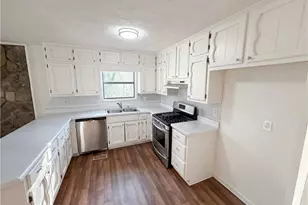 300 Martingale Dr, Peachtree City, GA 30269 - Photo 5