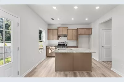 5245 Gainesville Street, Flowery Branch, GA 30542 - Photo 5
