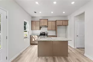 5245 Gainesville St, Flowery Branch, GA 30542 - Photo 5
