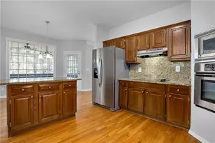 10500 Wynbridge Dr, Alpharetta, GA 30022 - Photo 9