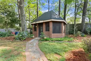 556 Daisy Nash Dr SW, Lilburn, GA 30047 - Photo 39