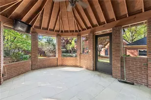 556 Daisy Nash Dr SW, Lilburn, GA 30047 - Photo 41