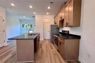 1915 Driftwood Cir, Cumming, GA 30041 - Photo 7