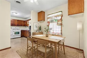 7019 Lake View Ln, Peachtree Corners, GA 30360 - Photo 9