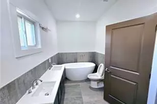 1022 Mayson Turner Rd NW, Atlanta, GA 30314 - Photo 11