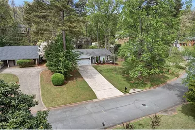 825 Lake Forest Circle, Roswell, GA 30076 - Photo 47