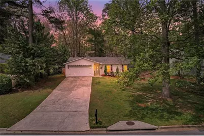 825 Lake Forest Circle, Roswell, GA 30076 - Photo 49