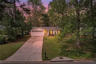 825 Lake Forest Cir, Roswell, GA 30076 - Photo 49