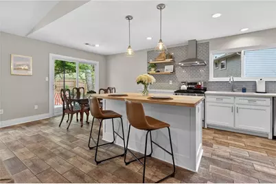 825 Lake Forest Circle, Roswell, GA 30076 - Photo 13