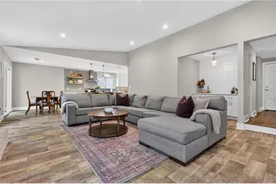 825 Lake Forest Circle, Roswell, GA 30076 - Photo 5