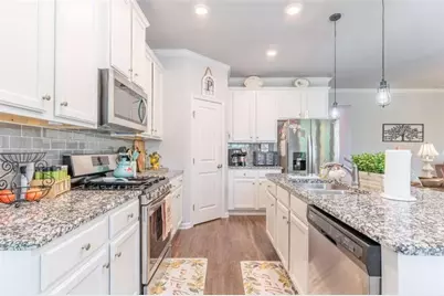 1079 Kingswood Way, Hoschton, GA 30548 - Photo 11