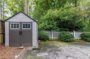 1311 Roxboro Dr, Atlanta, GA 30324 - Photo 27