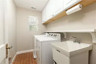 1311 Roxboro Dr, Atlanta, GA 30324 - Photo 13