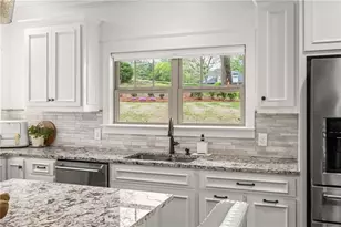 4606 Windsor Dr, Flowery Branch, GA 30542 - Photo 21