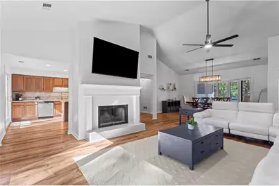 245 E Creek Circle, Roswell, GA 30076 - Photo 11