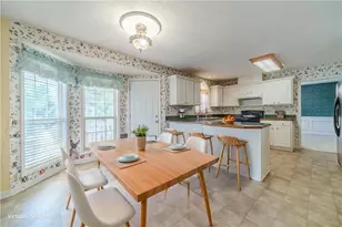 1545 Summit Pond Cir, Loganville, GA 30052 - Photo 3