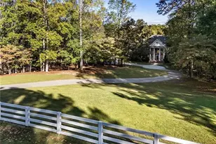 15385 Tullgean Dr, Alpharetta, GA 30004 - Photo 5