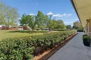 668 Debra Dr, Marietta, GA 30066 - Photo 5