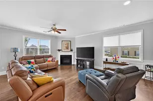 6497 Crosscreek Ln, Flowery Branch, GA 30542 - Photo 5