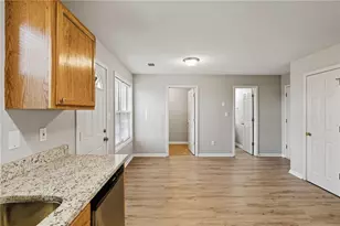 7078 Ravenwood Ln, Lithonia, GA 30038 - Photo 11