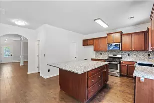 3945 Silverthorn Trce, Cumming, GA 30028 - Photo 11