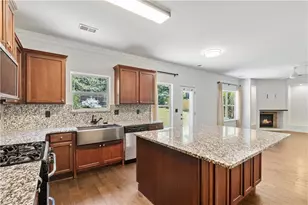 3945 Silverthorn Trce, Cumming, GA 30028 - Photo 15