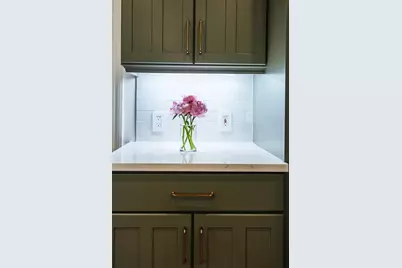 1064 Davis Circle NW, Atlanta, GA 30318 - Photo 13