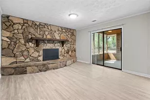 559 Autumn Dr, Riverdale, GA 30274 - Photo 11