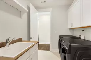 917 S On Main Dr, Woodstock, GA 30188 - Photo 35