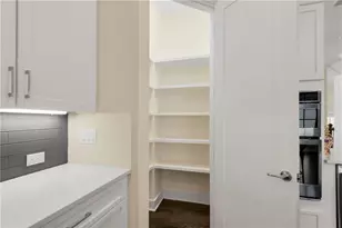 917 S On Main Dr, Woodstock, GA 30188 - Photo 17