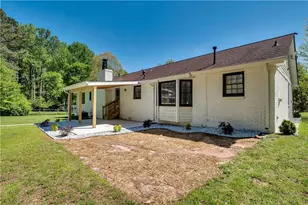 2203 Meadow Dr, Snellville, GA 30078 - Photo 23