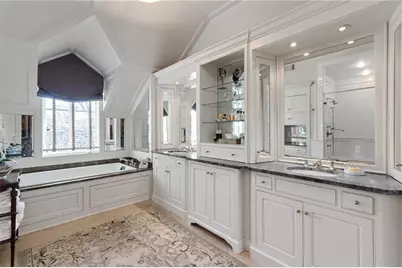 70 W Brookhaven Drive NE, Atlanta, GA 30319 - Photo 41