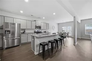 933 Nandina Ln, Loganville, GA 30052 - Photo 3