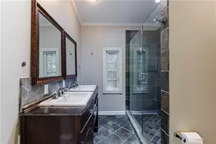 2311 Pembrook Pl, Atlanta, GA 30324 - Photo 43