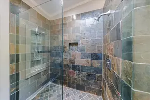 2311 Pembrook Pl, Atlanta, GA 30324 - Photo 39