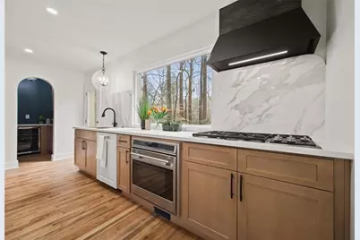 2433 Helmsdale NE, Atlanta, GA 30345 - Photo 9