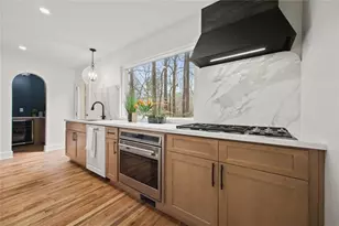 2433 Helmsdale NE, Atlanta, GA 30345 - Photo 9