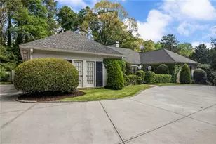 875 Heards Ferry Rd, Atlanta, GA 30328 - Photo 9