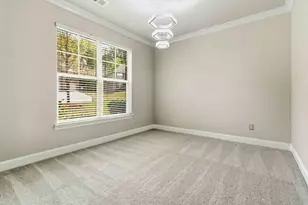 811 Lorrimont Ln, Fairburn, GA 30213 - Photo 5