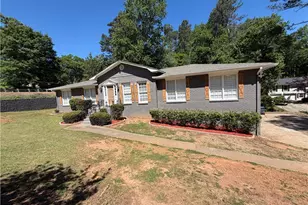 3336 Camelot Dr, Marietta, GA 30062 - Photo 3