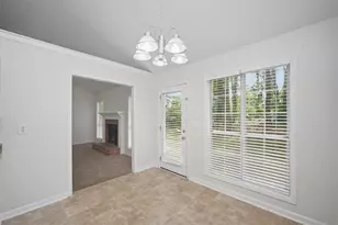 1454 Ida Ln, Lawrenceville, GA 30043 - Photo 13