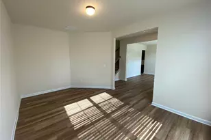 5595 Mirror Lake Dr, Cumming, GA 30028 - Photo 5