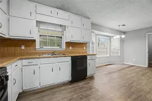 20 Lakeside Dr, Ellenwood, GA 30294 - Photo 13