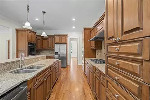 3880 Stratford Walk Circle NE, Atlanta, GA 30342 - Photo 7