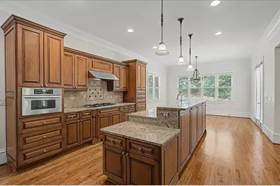 3880 Stratford Walk Circle NE, Atlanta, GA 30342 - Photo 3