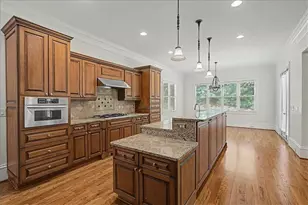3880 Stratford Walk Circle NE, Atlanta, GA 30342 - Photo 9